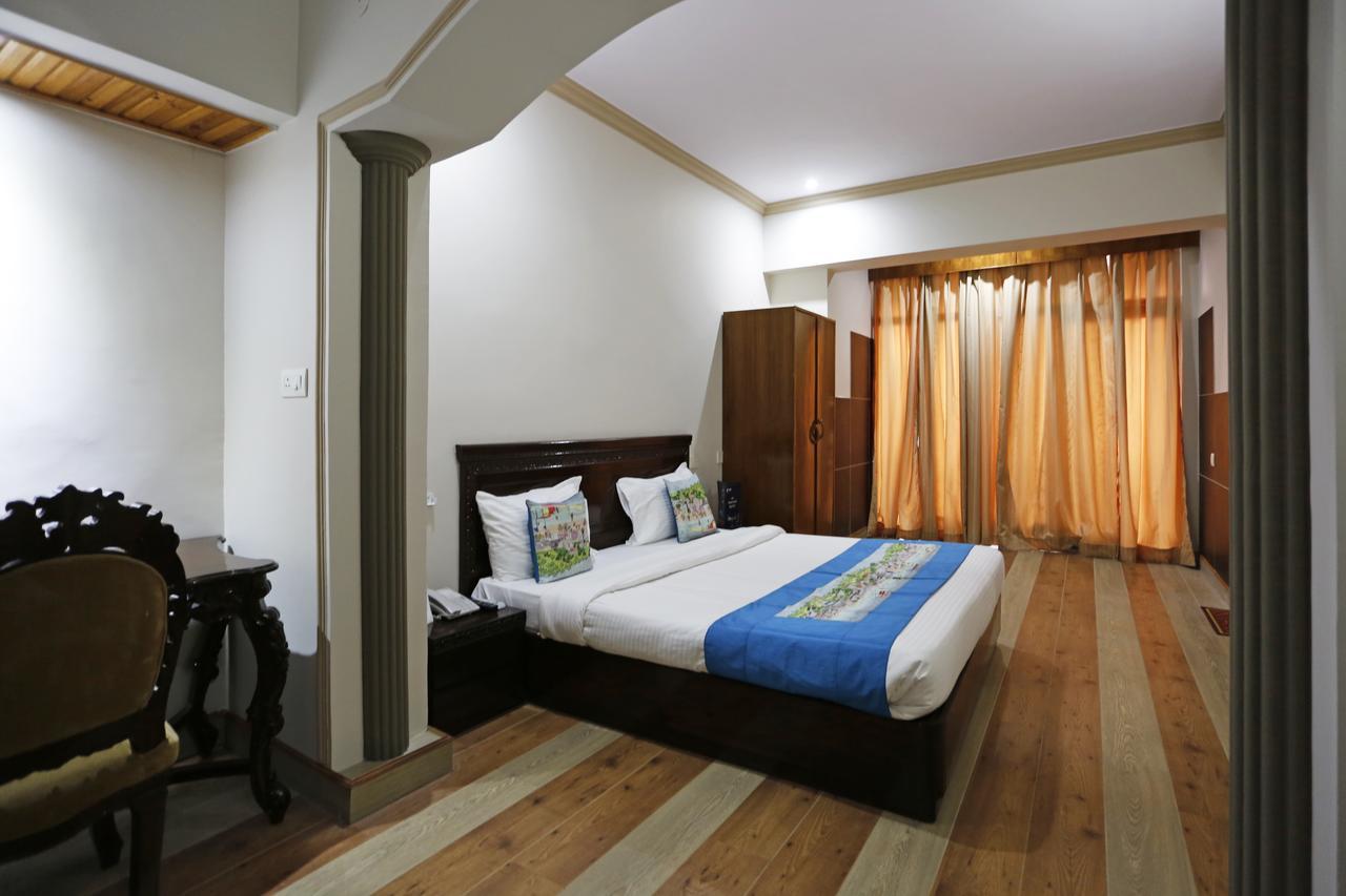 The Naldehra Hotel Shimla Buitenkant foto